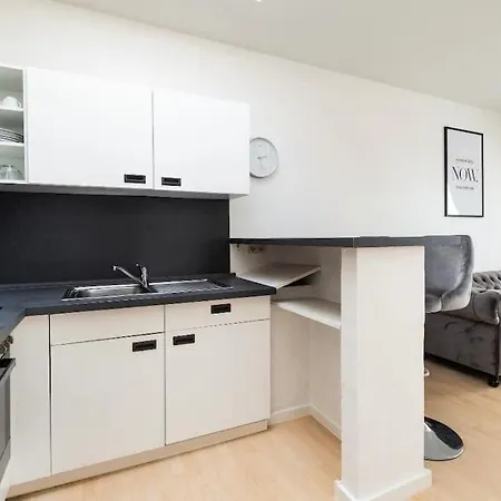 Apartment Modern Mit Schoenem Ausblick *