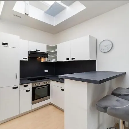 Modern Mit Schoenem Ausblick *