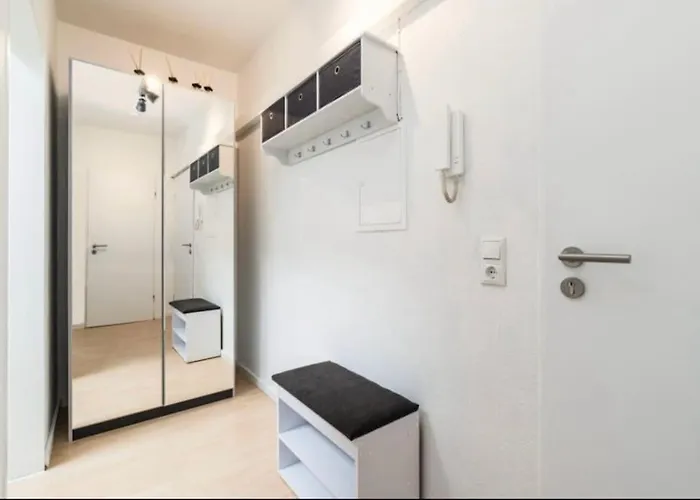 Modern Mit Schoenem Ausblick דירה