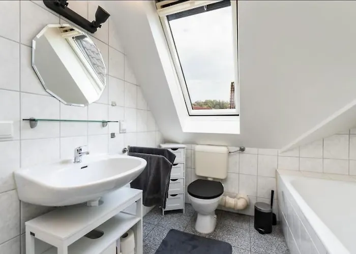 Modern Mit Schoenem Ausblick * פורטה וסטפאליקה